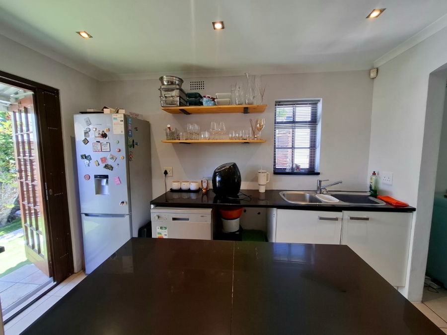 To Let 2 Bedroom Property for Rent in Table View Western Cape